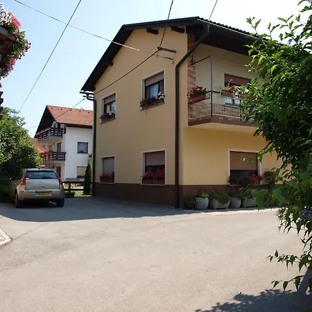 Mihelcic Фермерский дом Постойна